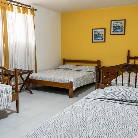 Hotel Veleros 3*