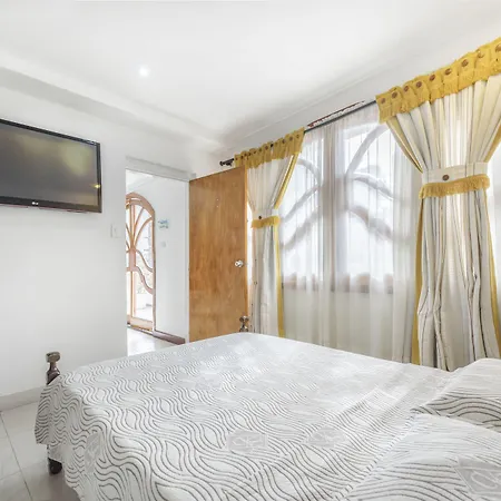 Hotel Veleros 3*