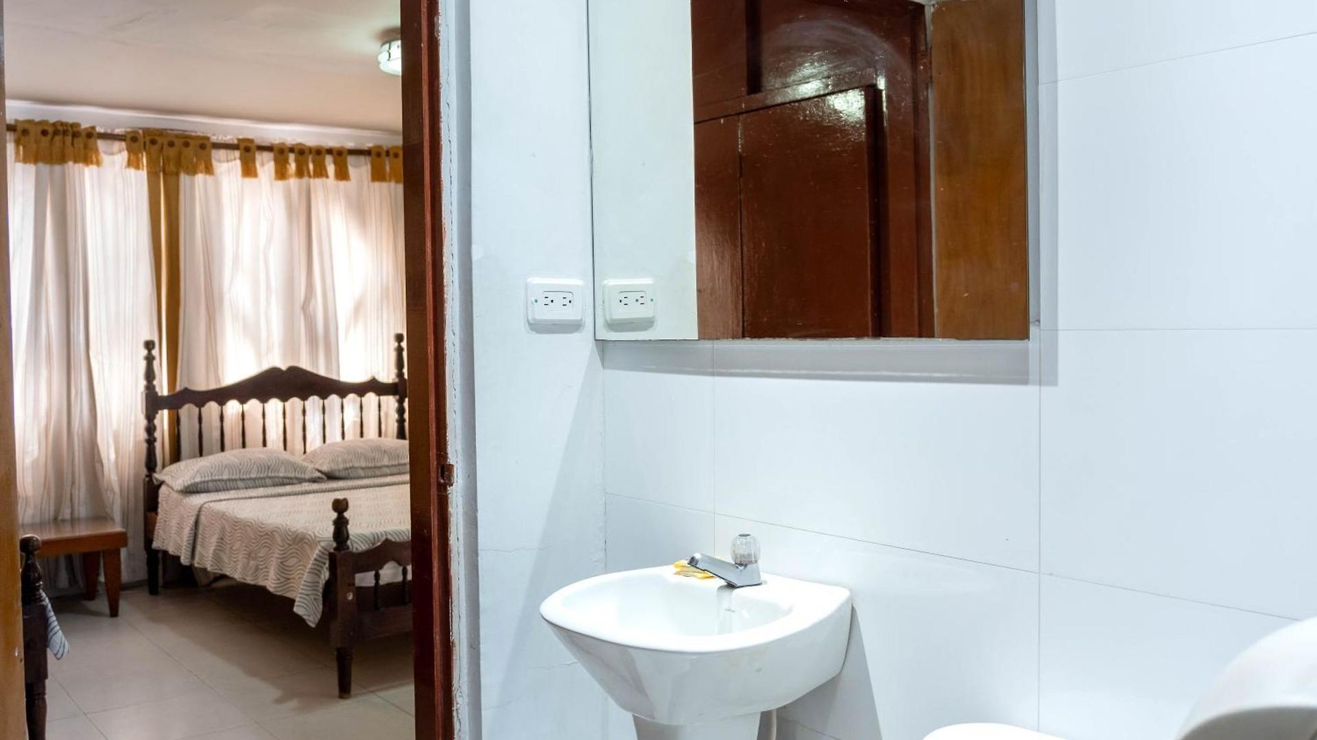 Hotel Veleros 3*