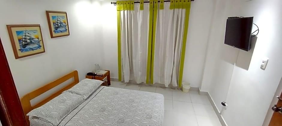 Hotel Veleros 3*