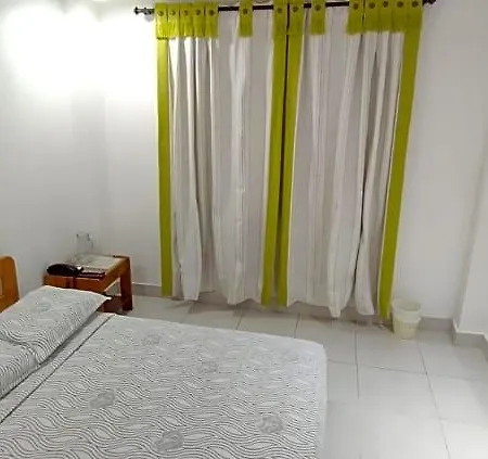 Hotel Veleros 3*