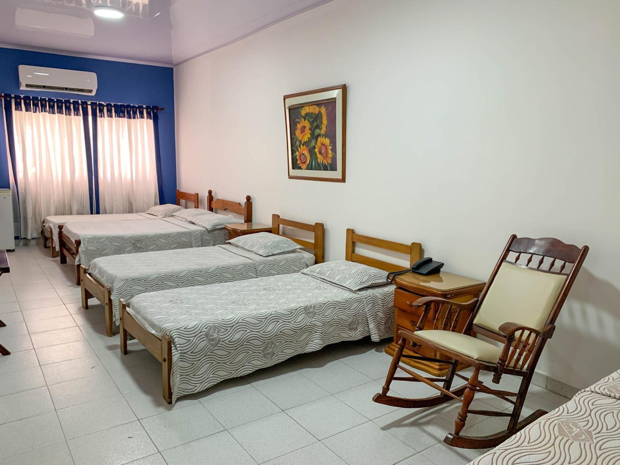 Hotel Veleros 3*